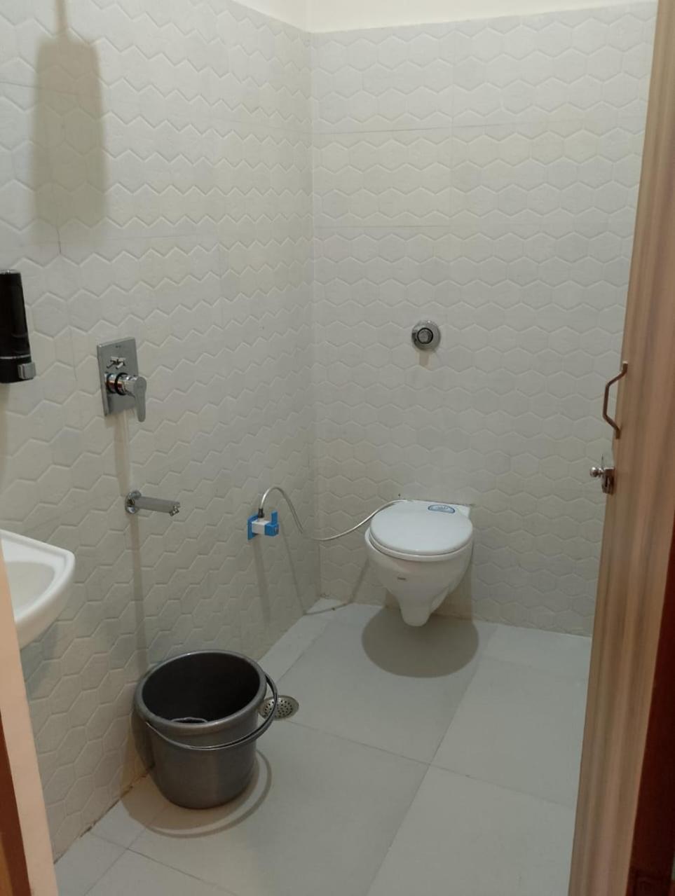 Hotel Lr Delite Inn ماثورا المظهر الخارجي الصورة